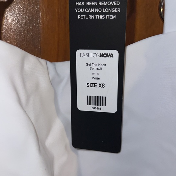 Fashionnova - get the hook swimsuit XS - Picture 8 of 9